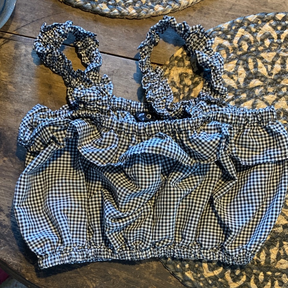Perfect for Summer! Black and White Gingham Ruffle Women's Top size small